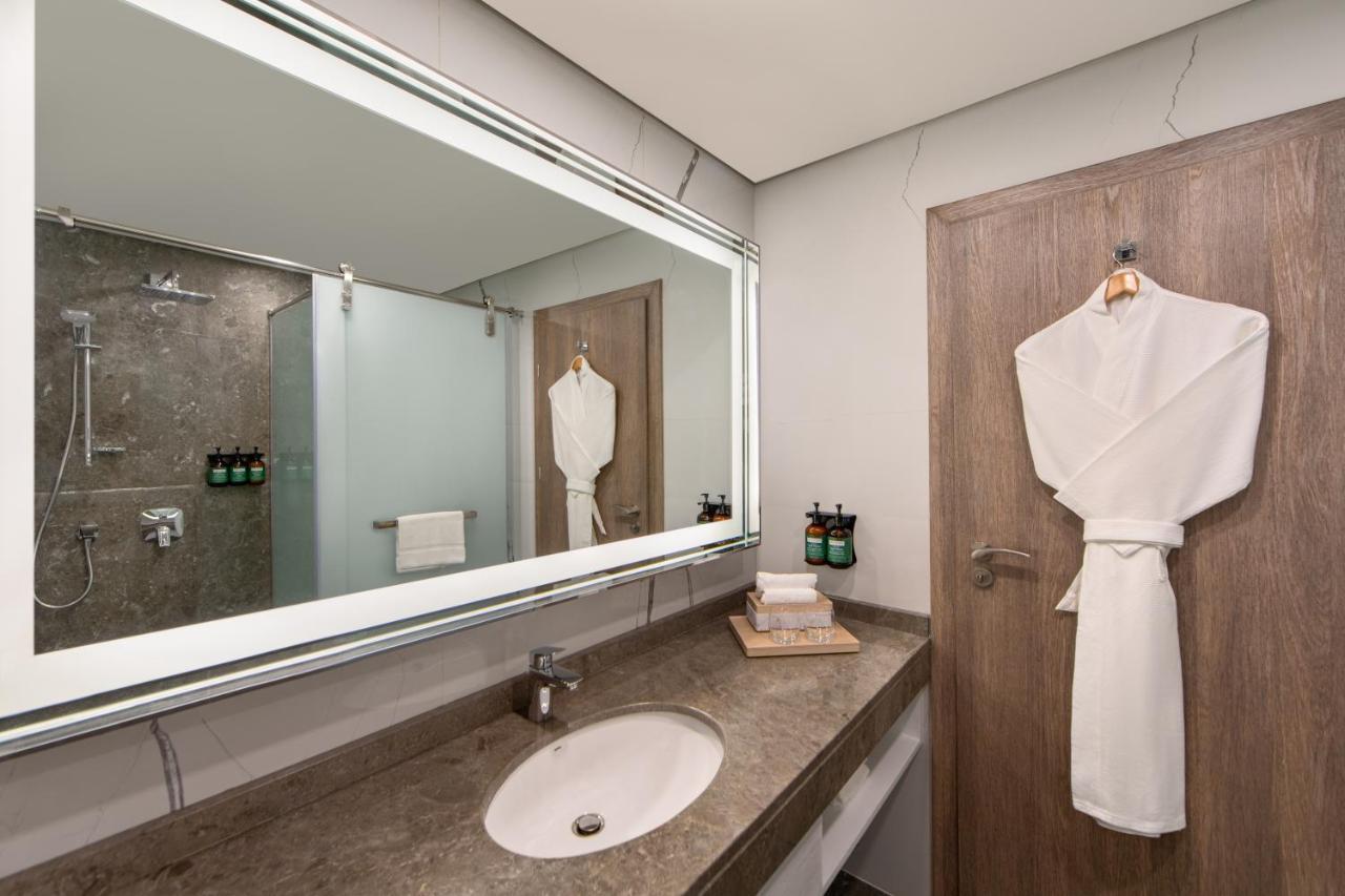 Voco Dubai The Palm By Ihg Hotel Bagian luar foto